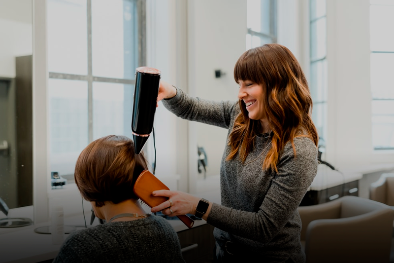 Quer montar um salão de beleza? Esses são os cursos que você DEVE fazer -  Revendedor